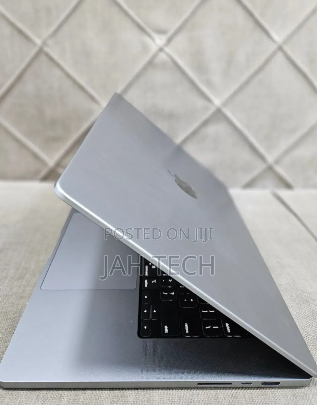 New Laptop Apple MacBook Pro M1 32GB Apple M1 Pro SSD 512GB