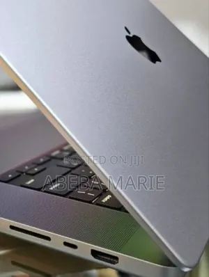New Laptop Apple MacBook Pro M1 32GB Apple M1 Pro SSD 1T