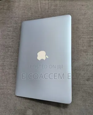 New Laptop Apple MacBook 8GB Intel Core i7 SSD 256GB