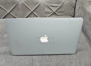 New Laptop Apple MacBook 8GB Intel Core i7 SSD 256GB
