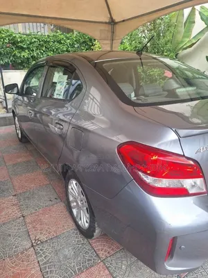 Mitsubishi Attrage 2022 Silver