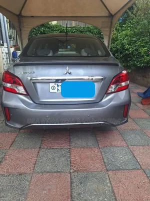 Mitsubishi Attrage 2022 Silver