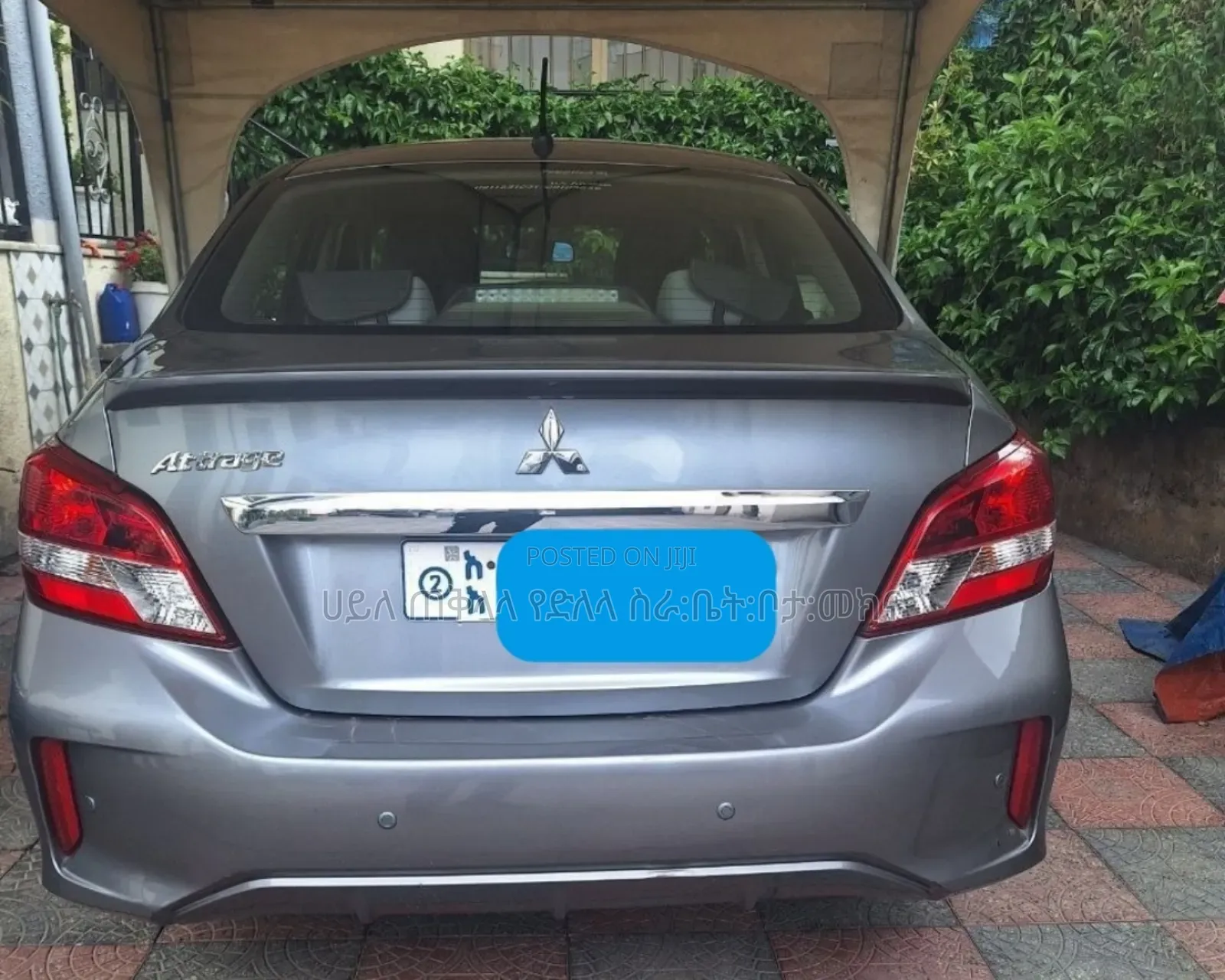 Mitsubishi Attrage 2022 Silver