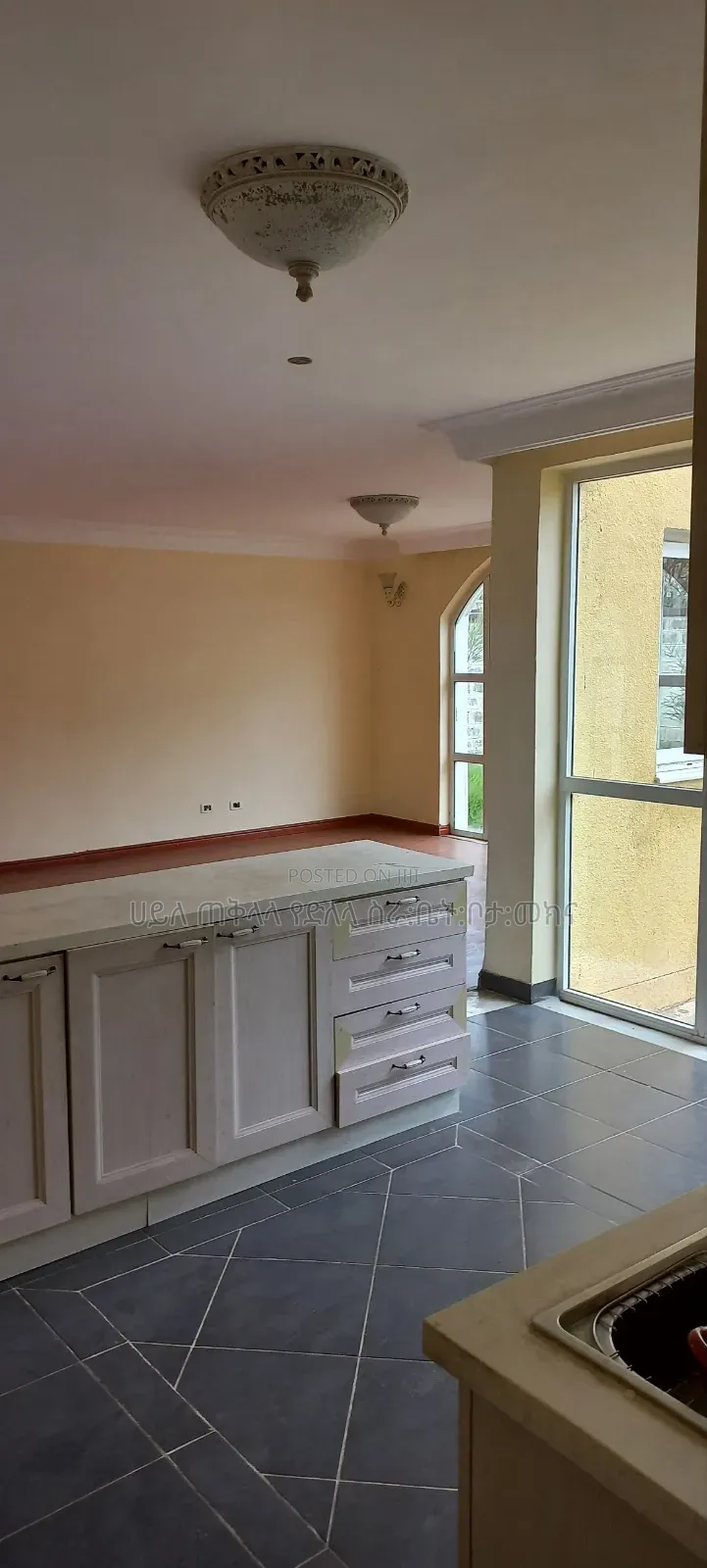 Furnished 7bdrm Townhouse/Terrace in Ccd Real State, Oromia-Finfinne