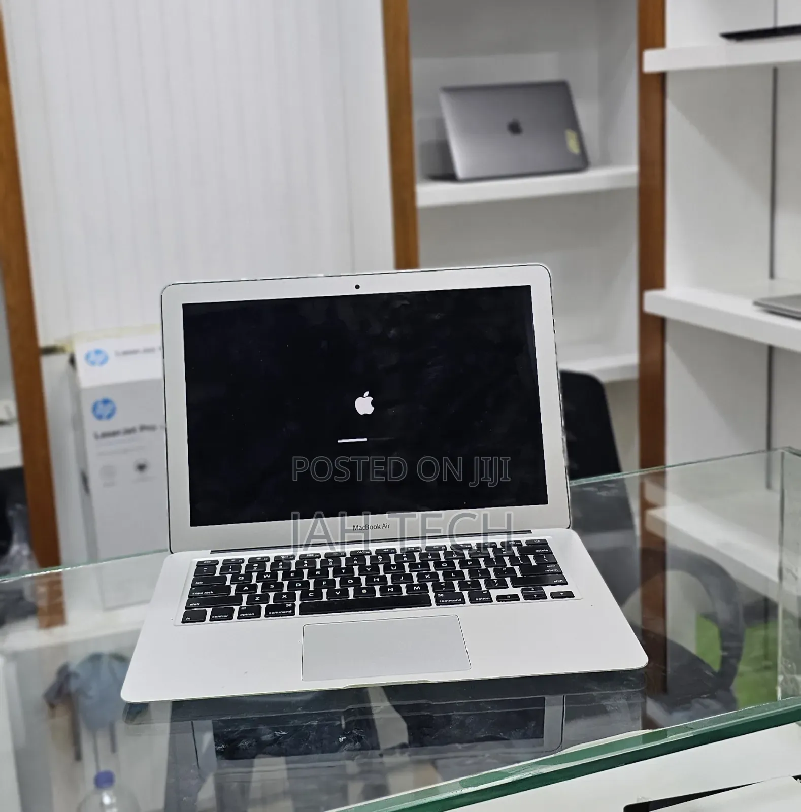 New Laptop Apple MacBook Air 2015 8GB Intel Core i5 SSD 128GB