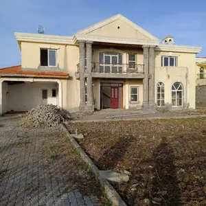7bdrm Townhouse/Terrace in Ccd Real State, Oromia-Finfinne for sale