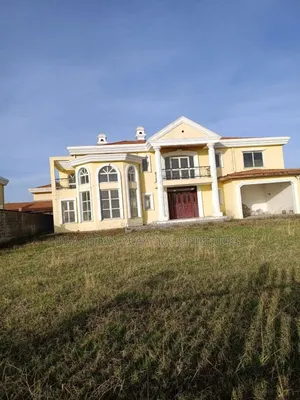 7bdrm Townhouse/Terrace in Ccd Real State, Oromia-Finfinne for sale