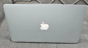 New Laptop Apple MacBook Pro 2015 8GB Intel Core i7 SSD 256GB