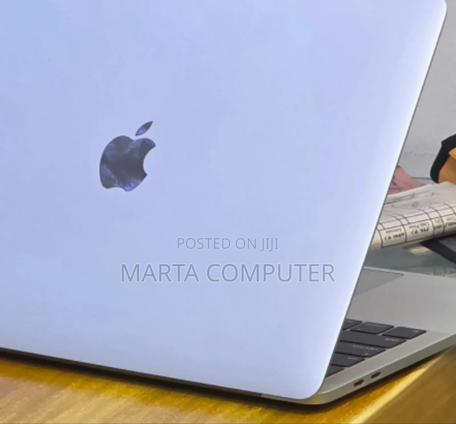 New Laptop Apple MacBook Pro 2019 8GB Intel Core i5 SSD 128GB