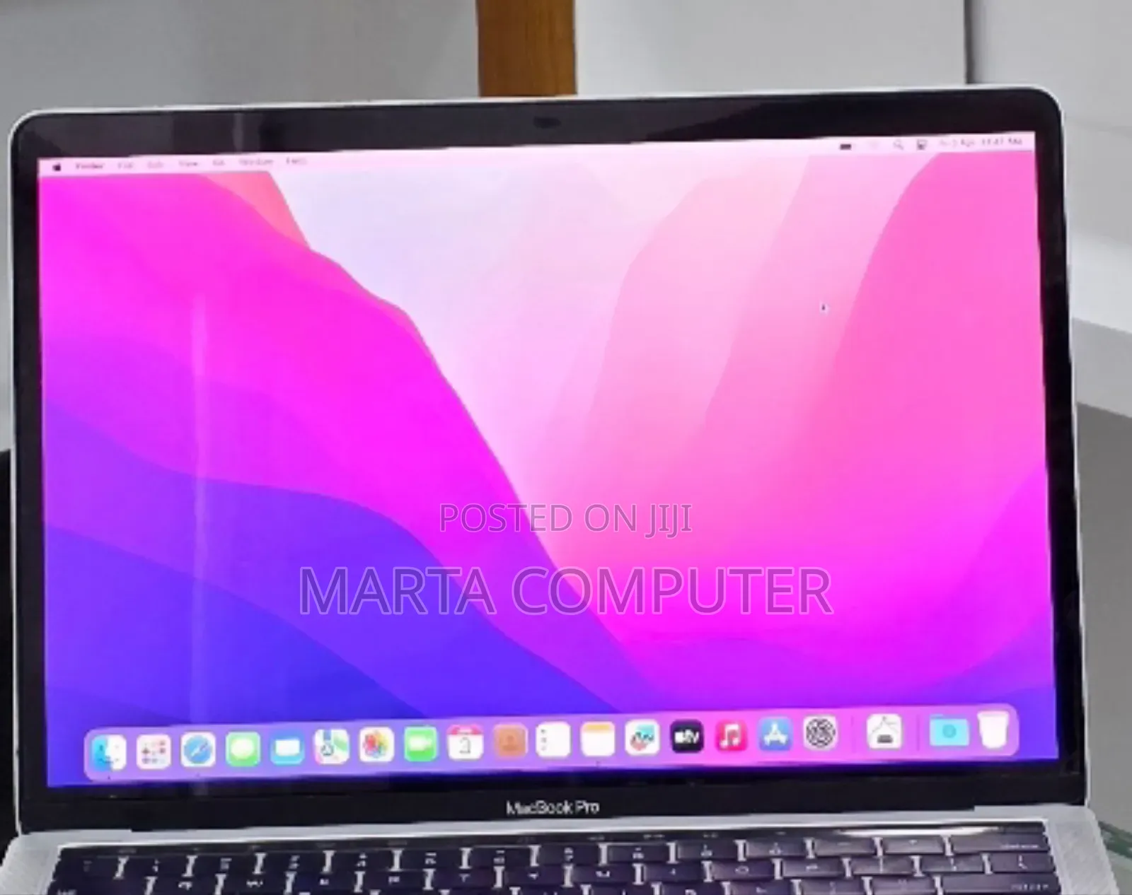 New Laptop Apple MacBook Pro 2019 8GB Intel Core i5 SSD 128GB