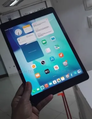New Apple iPad 9.7 64 GB Silver