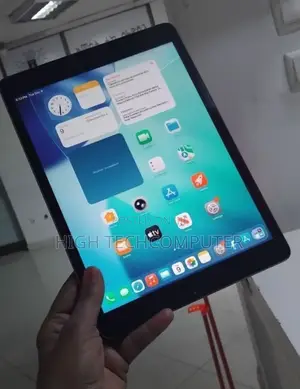 New Apple iPad 9.7 64 GB Silver