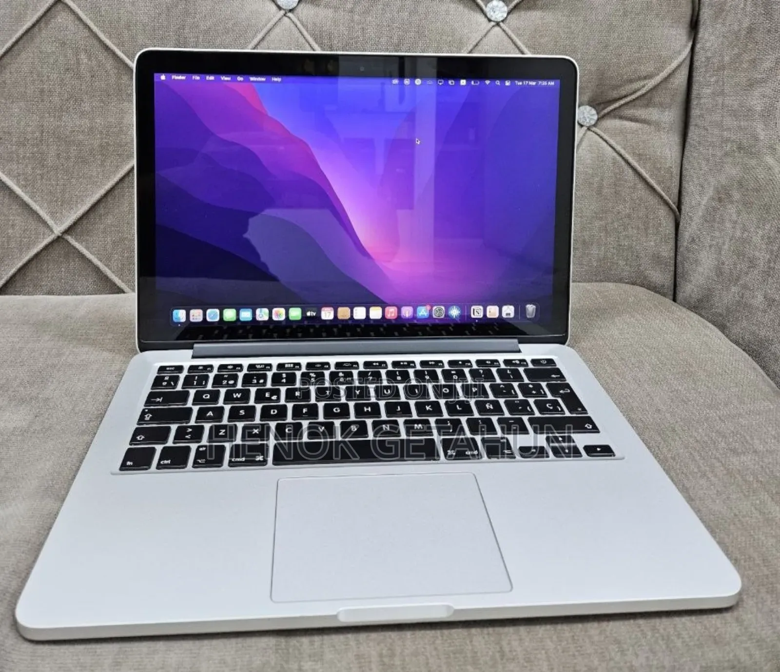 New Laptop Apple MacBook Pro 2015 8GB Intel Core i7 SSD 256GB