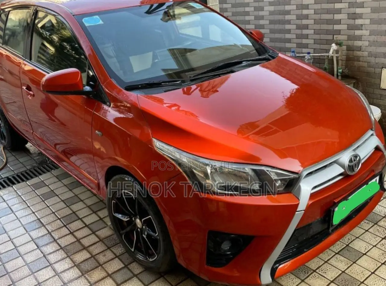 Toyota Yaris iA 2016 Red