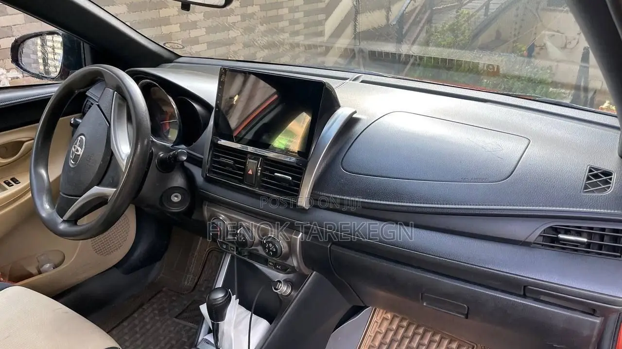 Toyota Yaris iA 2016 Red