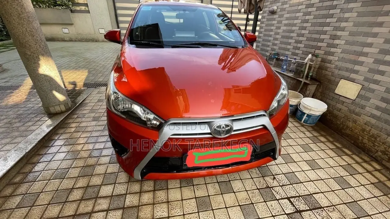 Toyota Yaris iA 2016 Red
