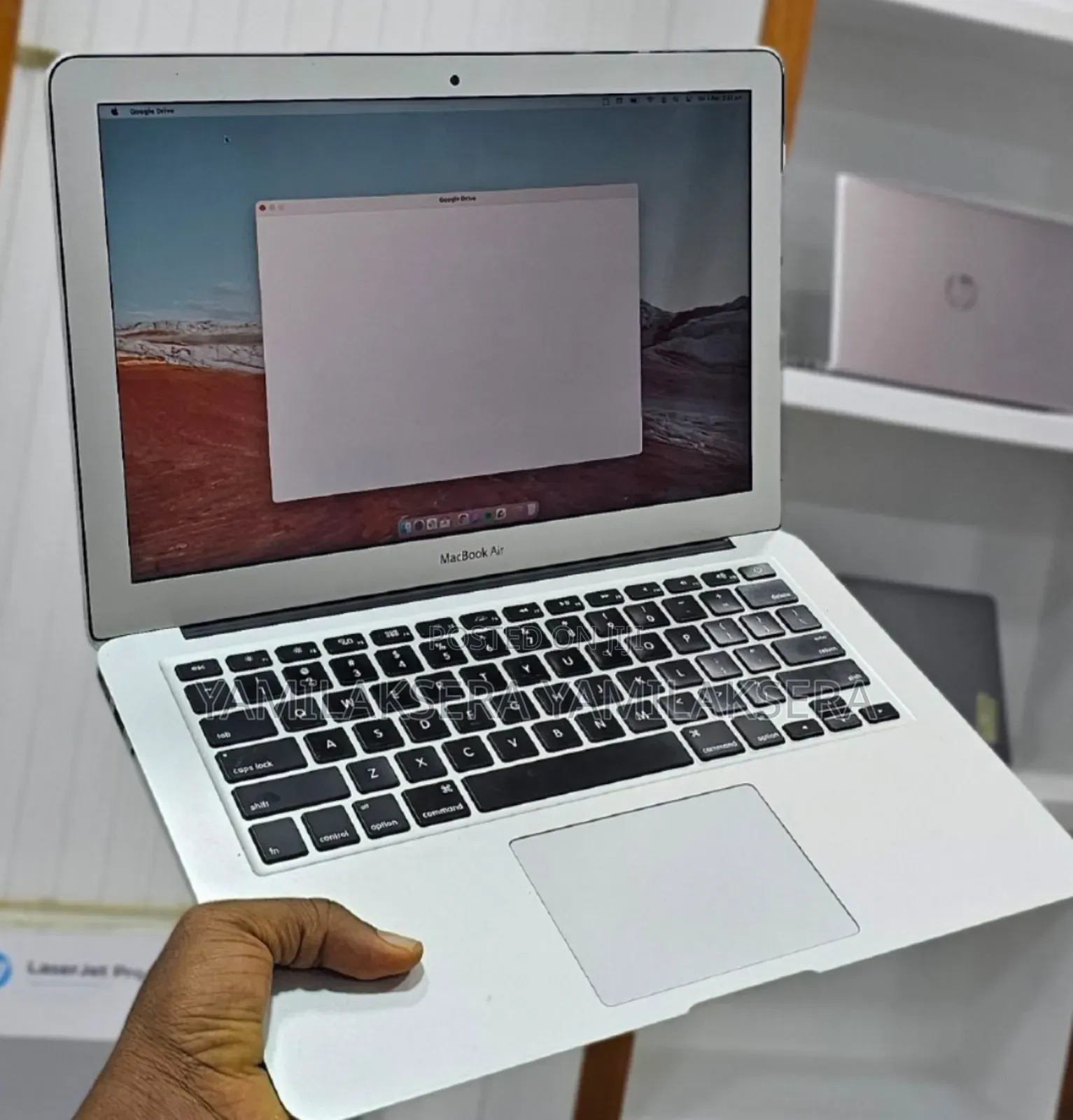 New Laptop Apple MacBook Air 2015 8GB Intel Core i5 SSD 128GB