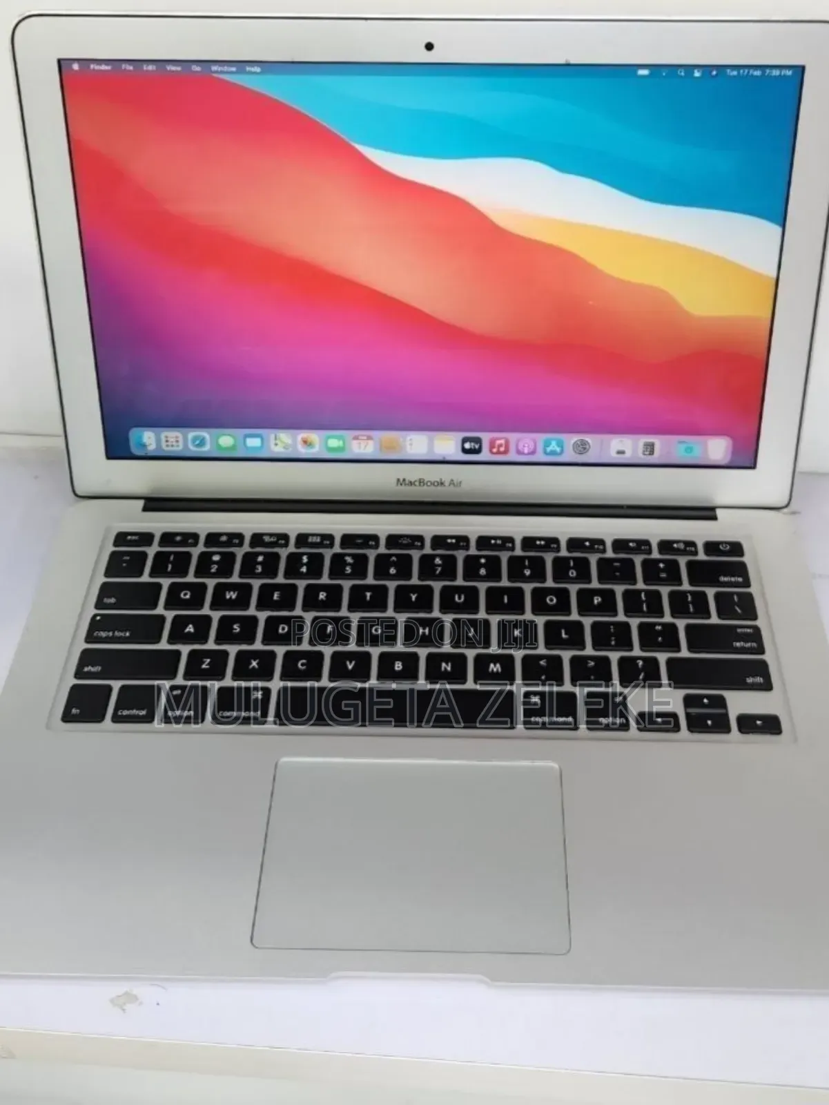 New Laptop Apple MacBook Pro 2017 8GB Intel Core i5 SSD 256GB