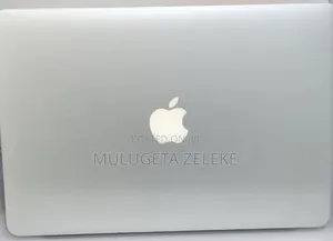 New Laptop Apple MacBook Pro 2017 8GB Intel Core i5 SSD 256GB