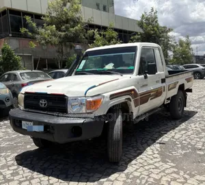 Toyota Land Cruiser 2012