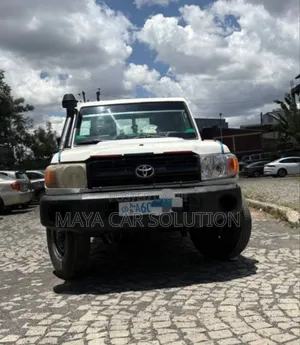 Toyota Land Cruiser 2012