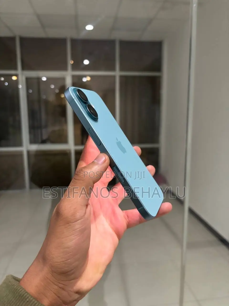 New Apple iPhone 16 128 GB Blue