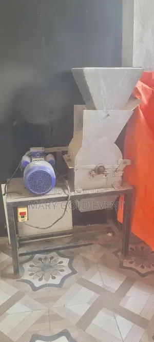 Salt Grinder