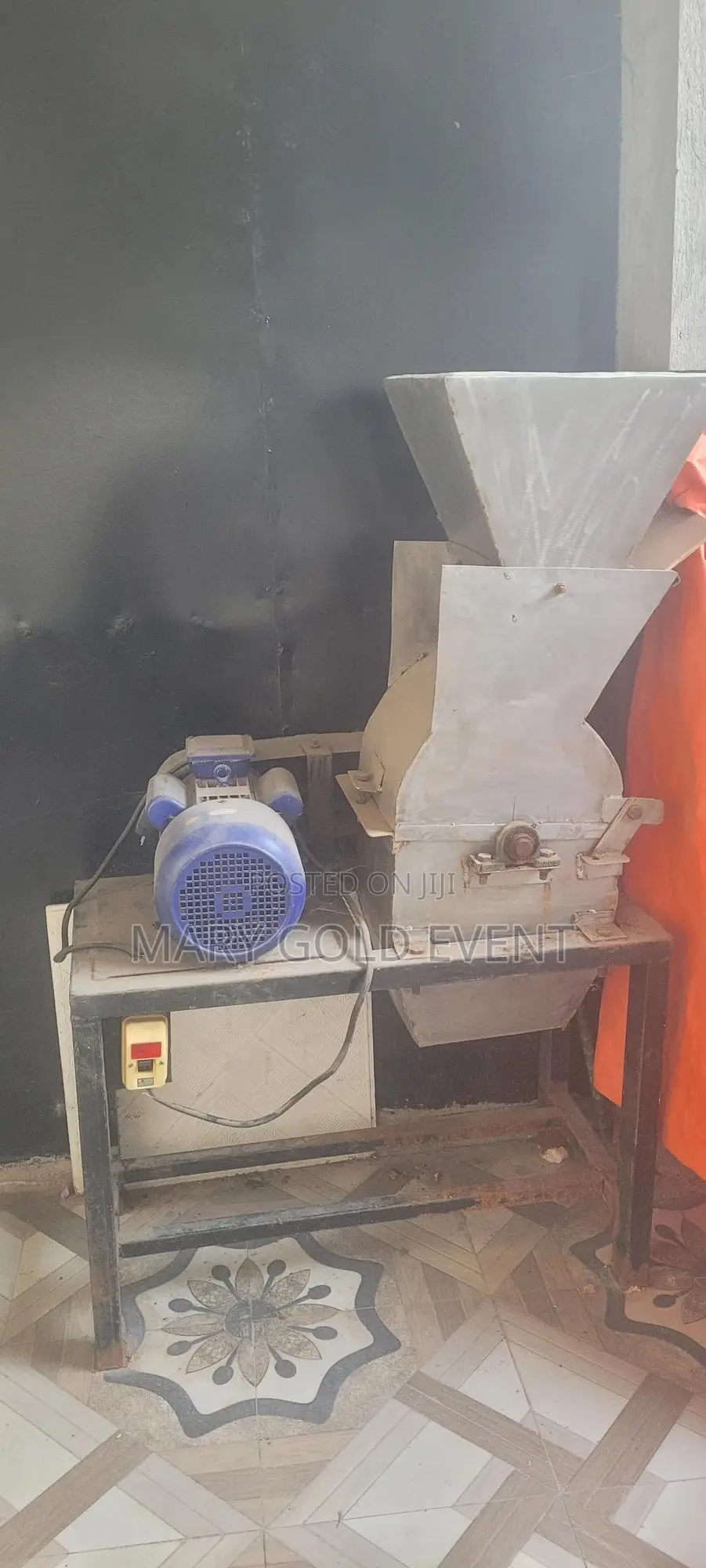 Salt Grinder
