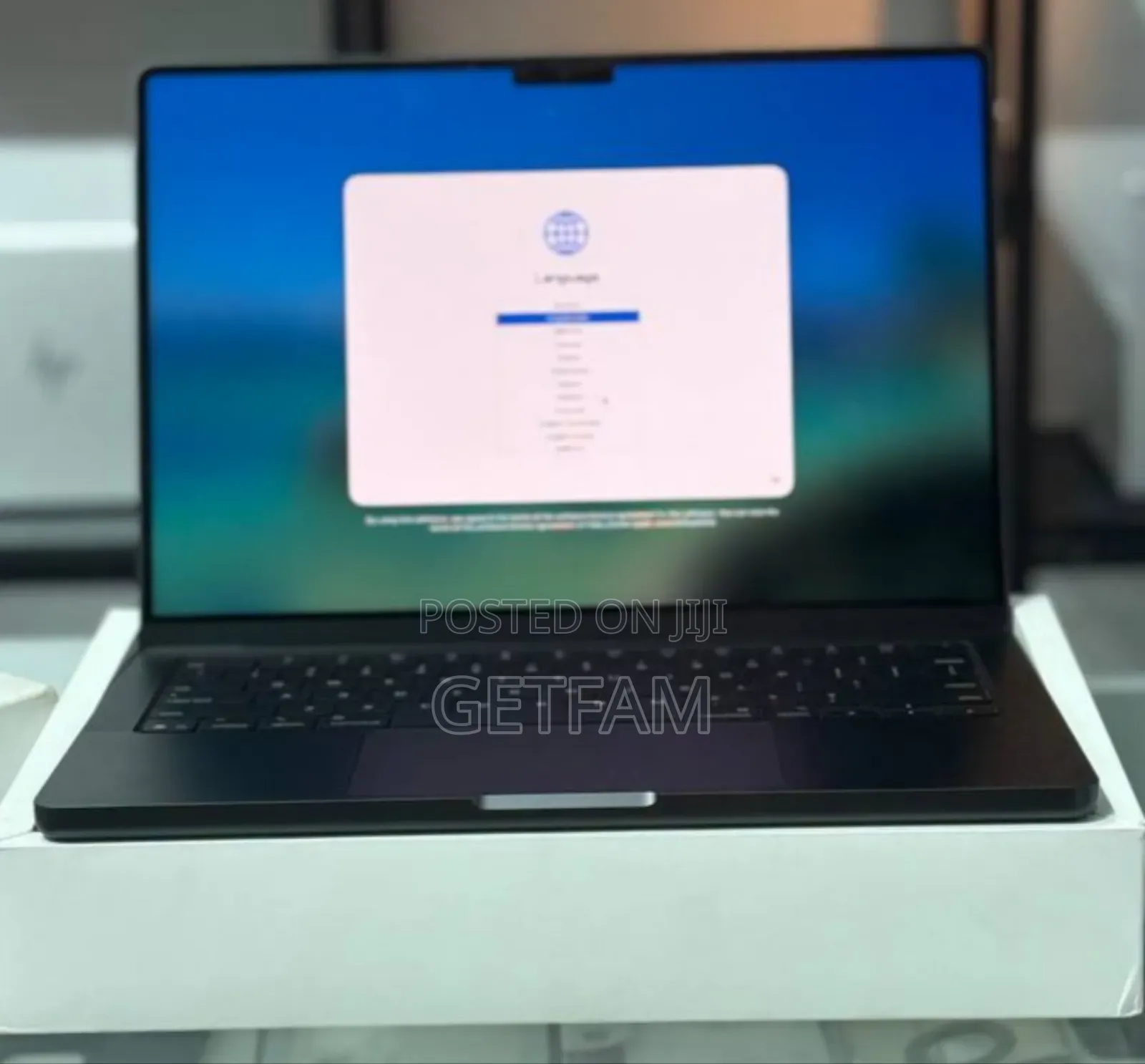 New Laptop Apple MacBook Air 2025 M4 13-inch 16GB Apple M5 SSD 512GB