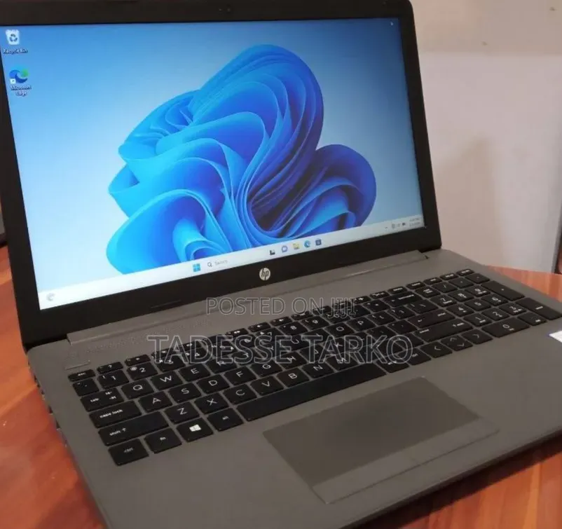 New Laptop HP Stream Notebook 8GB Intel Core i7 HDD 1T