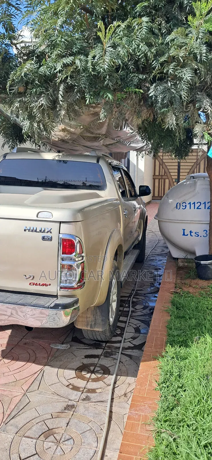 Toyota Hilux 3.0 D-4D 4x4 2015 Ivory
