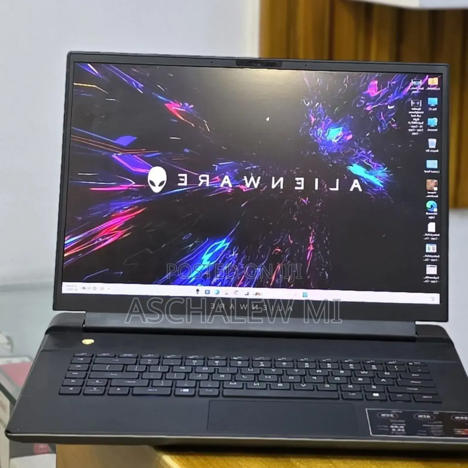 New Laptop Dell Allienware M18 R1 16GB Intel Core i9 SSD 1T