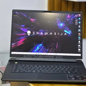 New Laptop Dell Allienware M18 R1 16GB Intel Core i9 SSD 1T