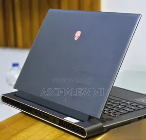 New Laptop Dell Allienware M18 R1 16GB Intel Core i9 SSD 1T
