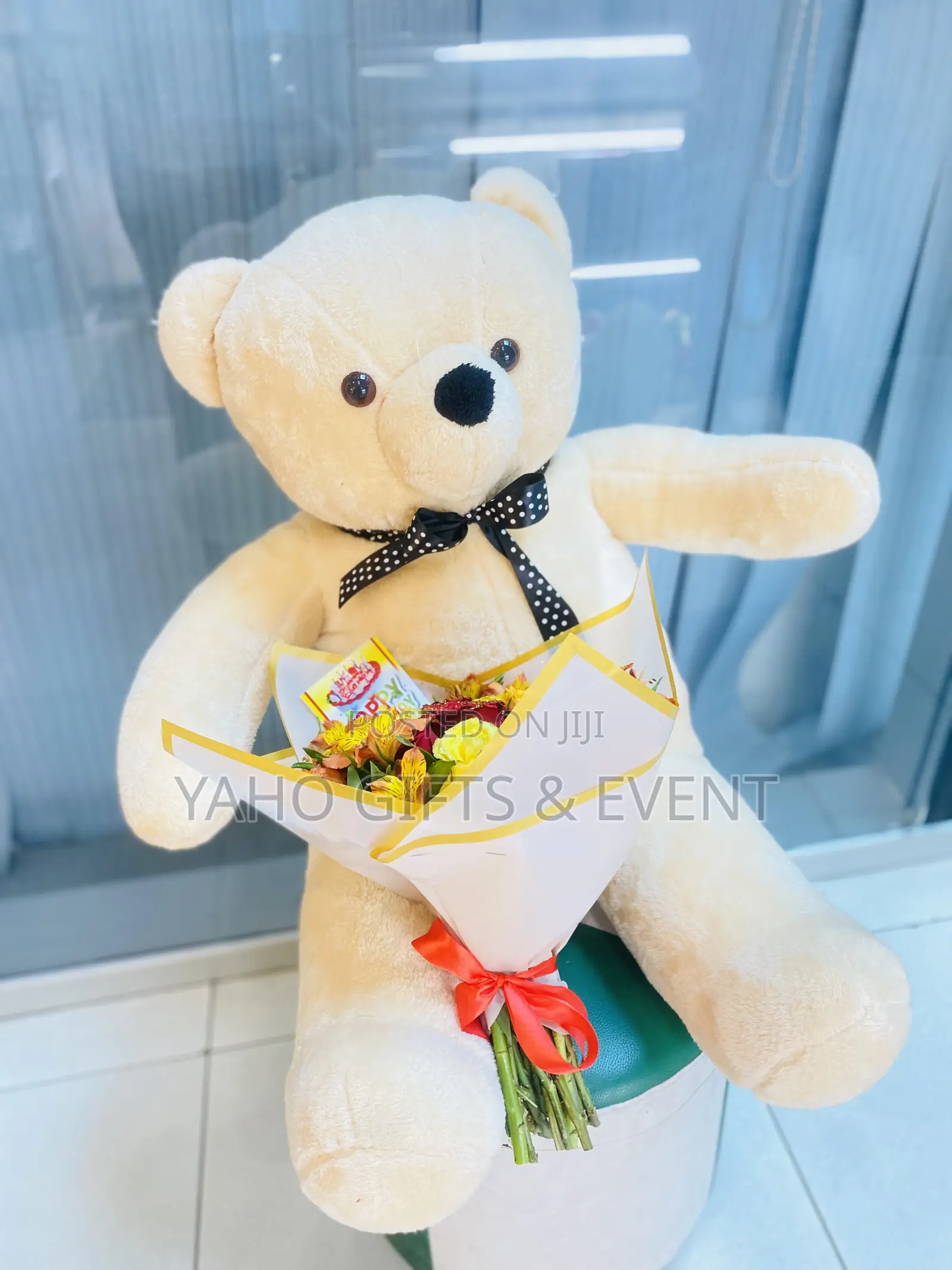 1xl Teddy Bear and Flower Bouquet