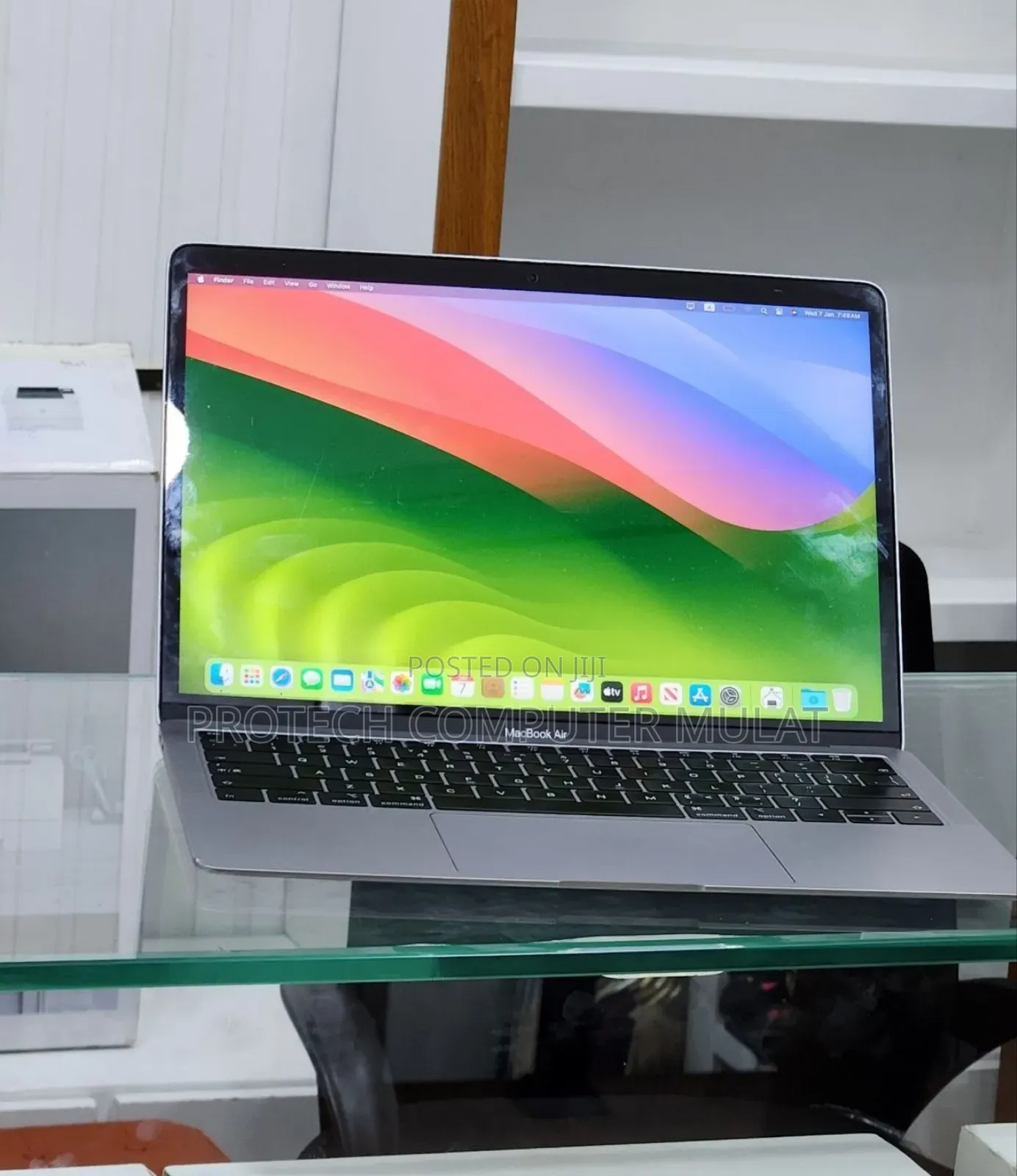 New Laptop Apple MacBook Air 2019 8GB Intel Core i5 SSD 256GB