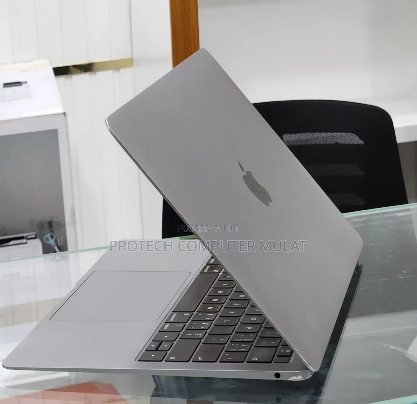 New Laptop Apple MacBook Air 2019 8GB Intel Core i5 SSD 256GB