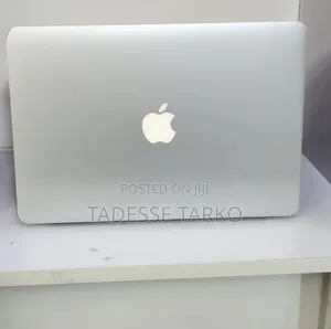 New Laptop Apple MacBook Air 2017 8GB Intel Core i5 SSD 256GB