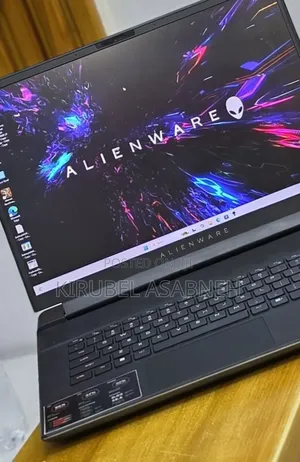 New Laptop Alienware M17x R2 16GB Intel Core i9 SSD 1T