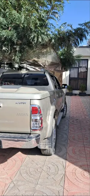 Toyota Hilux 2015 Gray