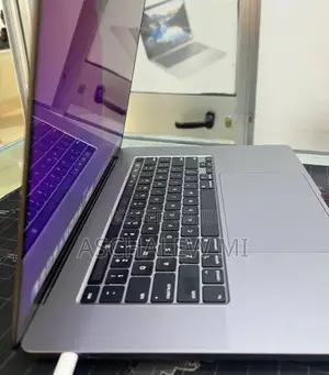 New Laptop Apple MacBook Pro 2019 32GB Intel Core i9 SSD 1T