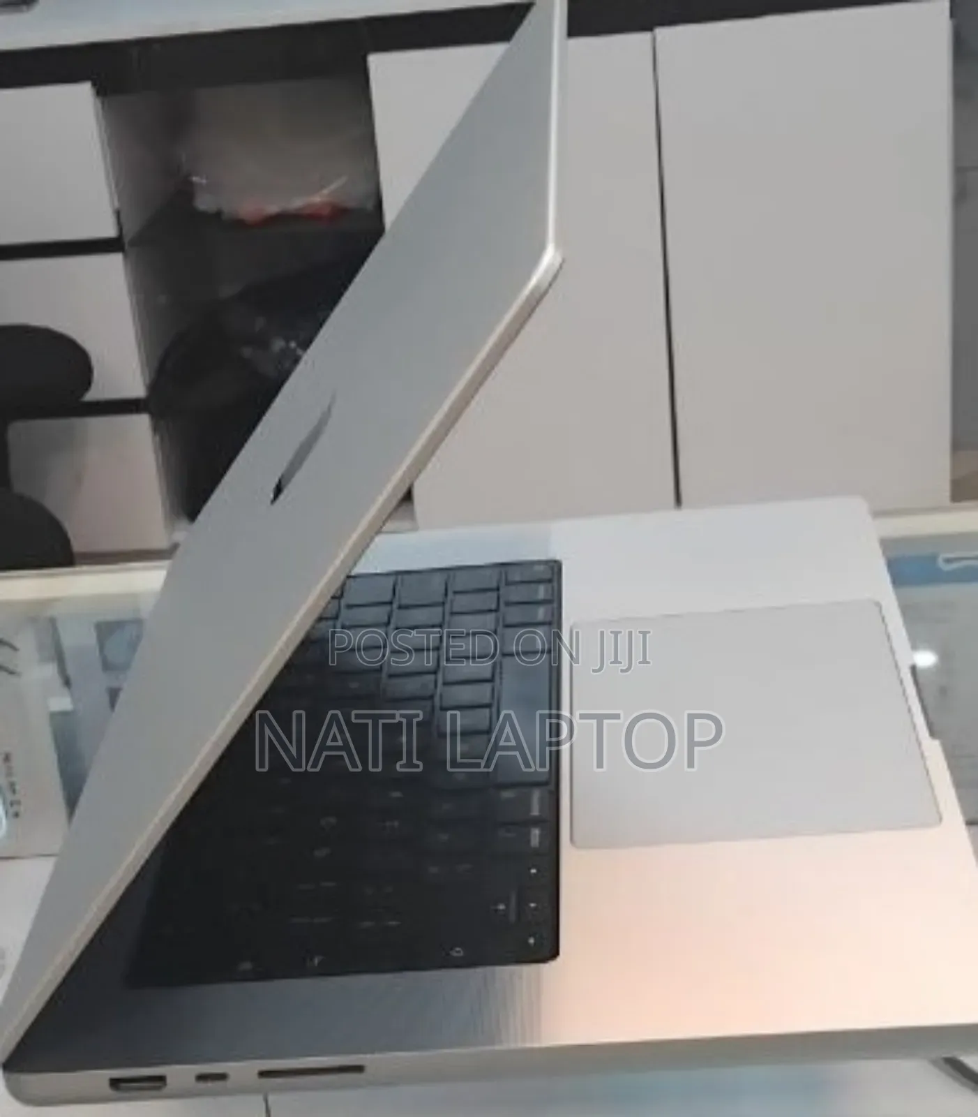 New Laptop Apple MacBook Pro M1 32GB Apple M1 Pro SSD 1T
