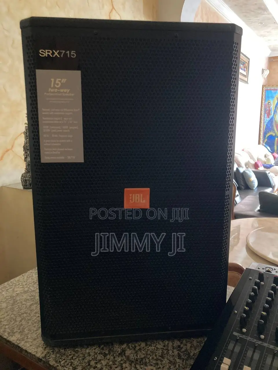 JBL Srx715, a Professional-Grade Loudspeaker