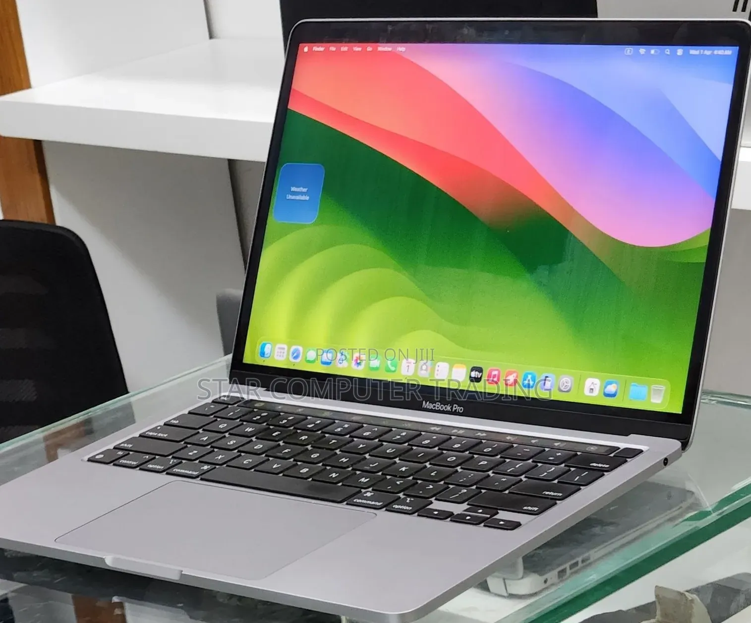 New Laptop Apple MacBook Pro M1 16GB Apple M1 Pro SSD 256GB