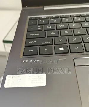 New Laptop HP ZBook Firefly 15 G7 16GB Intel Core i7 SSD 512GB