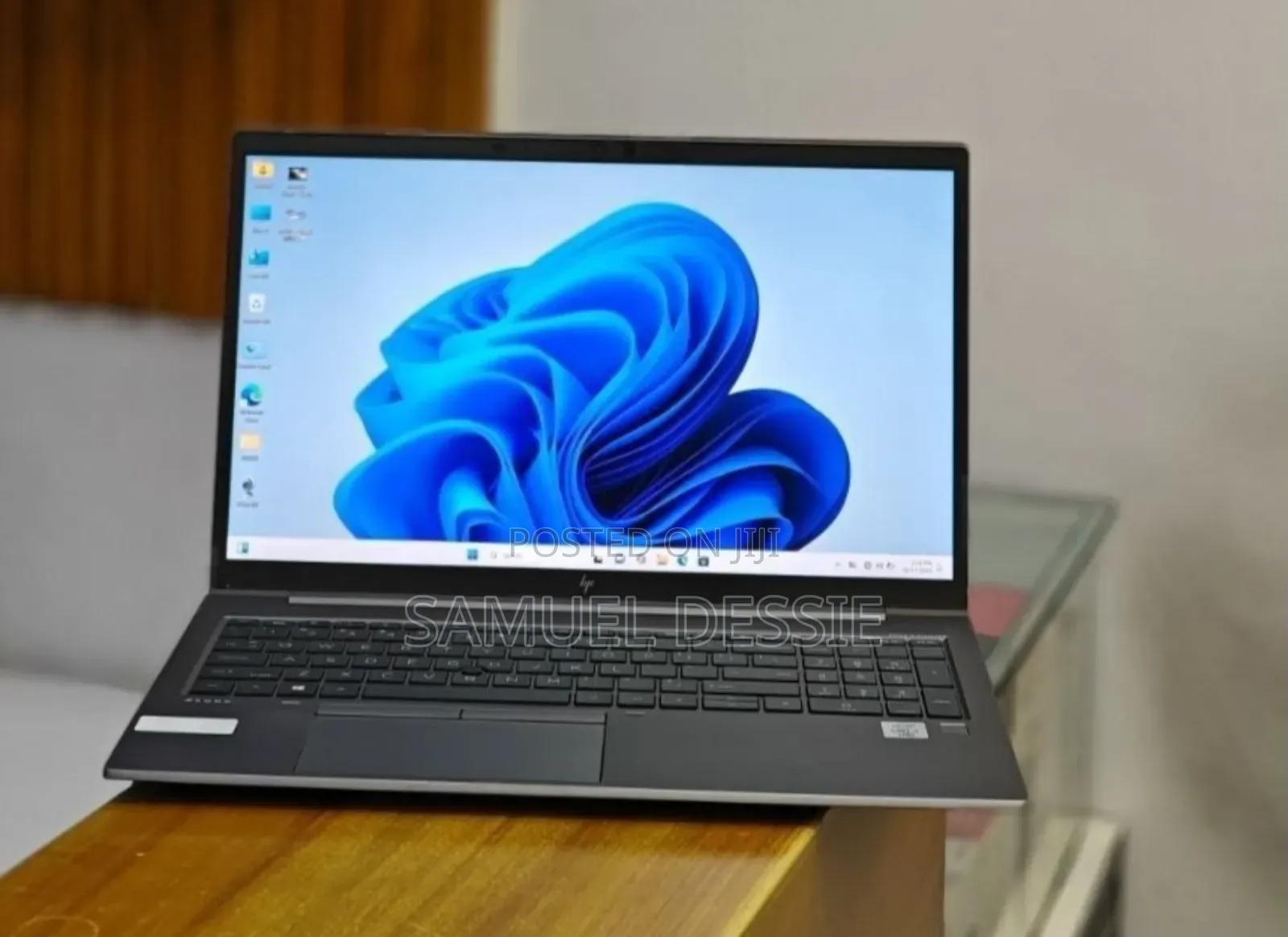 New Laptop HP ZBook Firefly 15 G7 16GB Intel Core i7 SSD 512GB