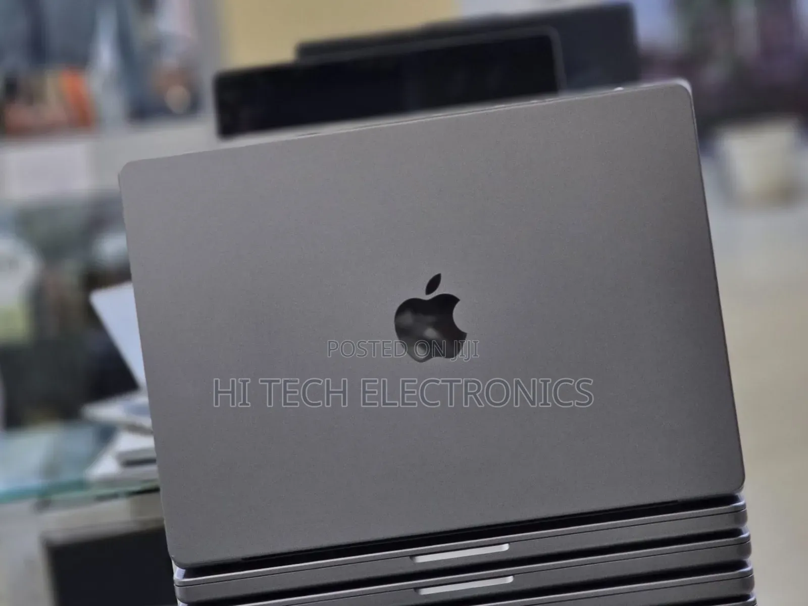 New Laptop Apple MacBook Pro M1 32GB Apple M1 Pro SSD 512GB