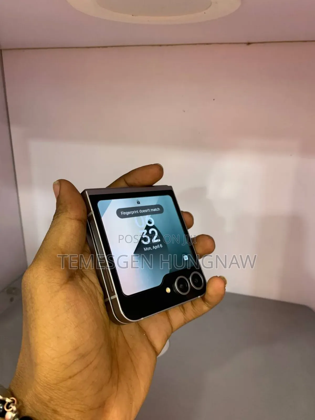 New Samsung Z 16 GB Black