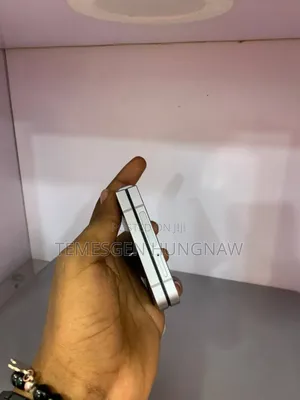 New Samsung Z 16 GB Black