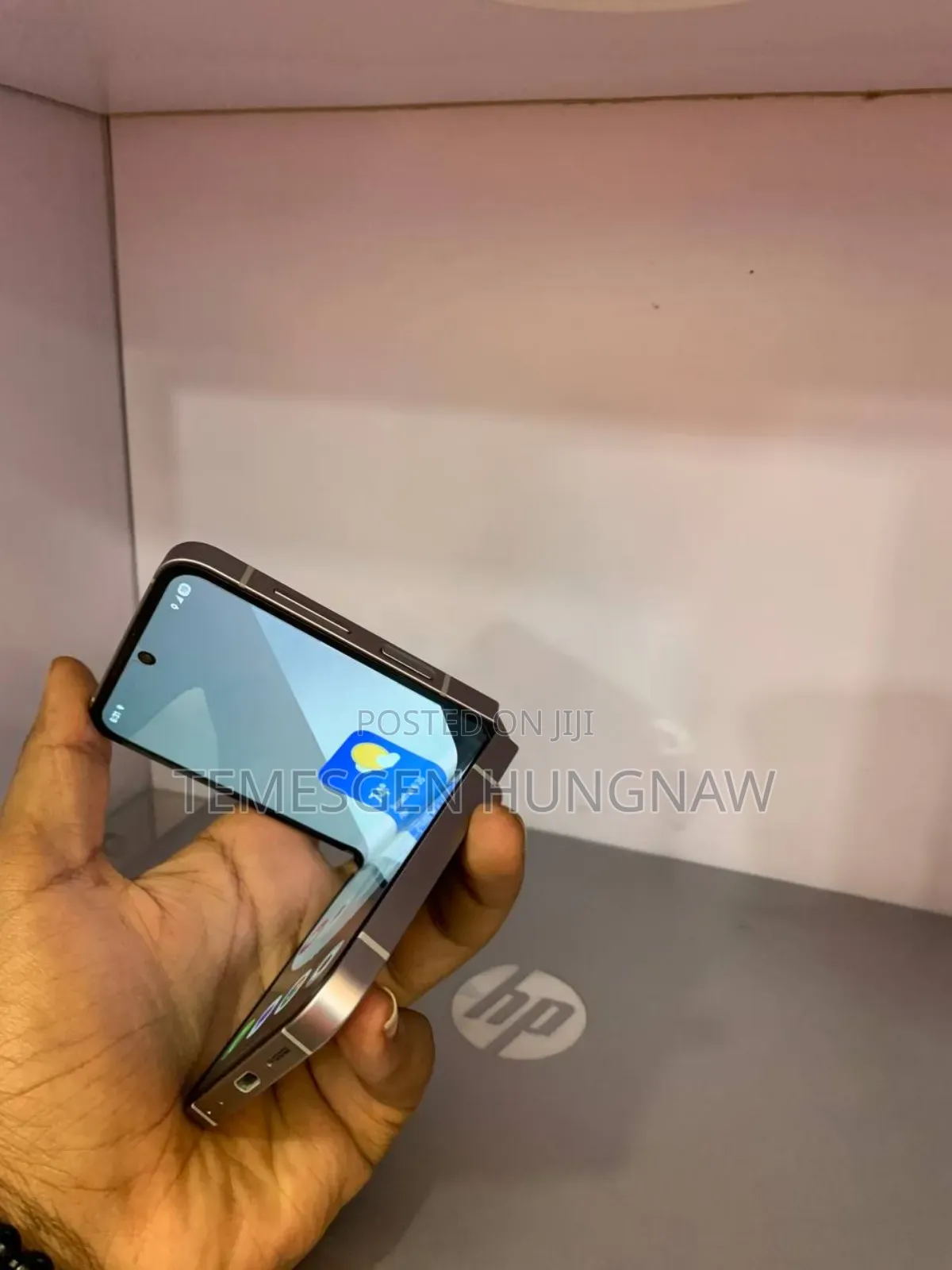 New Samsung Z 16 GB Black